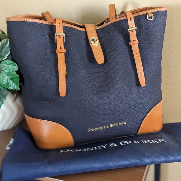 Dooney & Bourke Tote - Picture 2 of 8